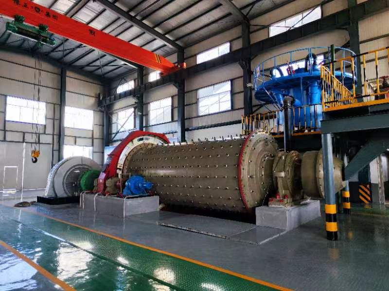 Qingdao Qingzhong-Maschinerie usw. Allgemeines Vertragsvertragsprojekt Zhaoyuan Xindongzhuang 2.000 Tonnen täglich Goldverarbeitungsanlagen